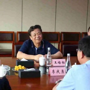 �ҼҐ����F(tu��n)�c�ʳ��A(li��n)���Q(m��o)�e�м��˺������s�xʽ