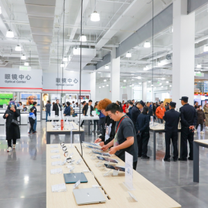 �P(y��ng)�ݾ����װl(f��)  M��(hu��)�T�̵ꌢͬ���_(k��i)��iPhone 15ȫϵ��