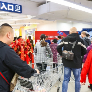 �ӱP(p��n)�֠��� ���RX��(hu��)�T��ͦ�M(j��n)�������Ġ�(zh��ng)�Z�Юa(ch��n)