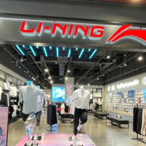 ����µİ˂�Ʒ�����㶼�J�R�ׂ��أ�