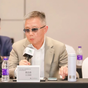 ����ُ�����ȣ�̽���m�������Ĵ�ֱһ�w����(j��ng)�I��·