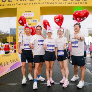 ���ݵ����ҕ������ �� ̫�}�е��R�����Q����Ļ������ȫ���������w�