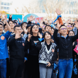 Λρ���F�ߌ�׃�ӣ����t��ж��CEO�������n������