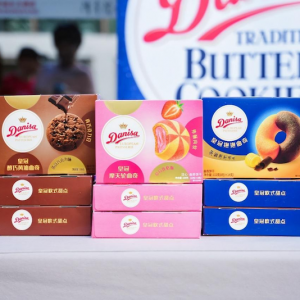 �ʹڵ������������е�����75�����T�л��(d��ng) ���f�Gɫ�ɳ��m(x��)����